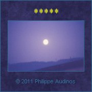 Lune au-dessus de l'horizon